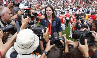 08年和12年的奥运冠军 08年奥运会男子举重冠军